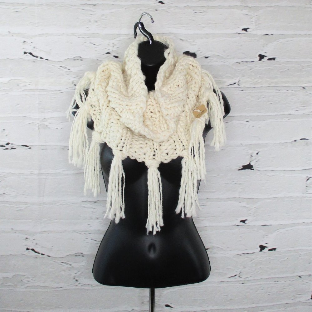 American Eagle Outfitters Hand Knit Chunky Cowl Neck Warmer - Picture 1 of 7